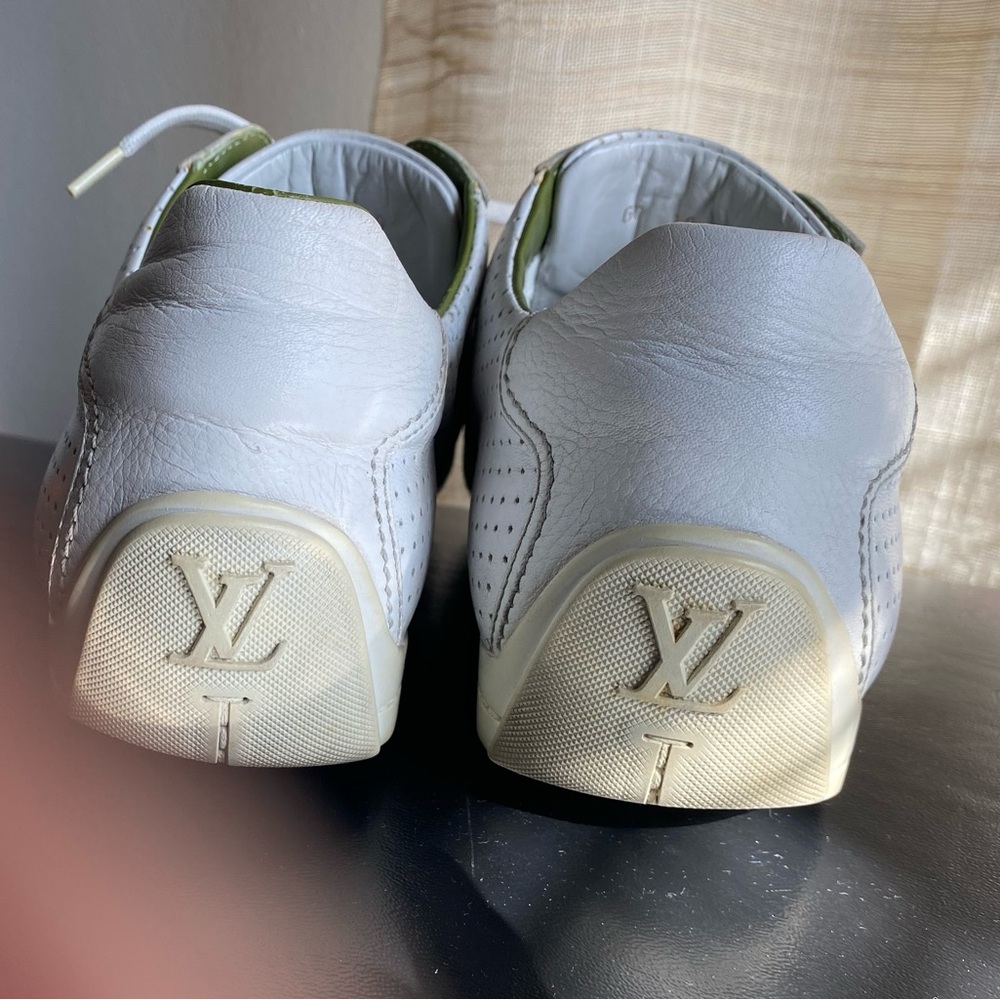 Louis Vuitton white perforated leather sneakers rubber shoes 6 Men  flats green - Picture 5 of 11